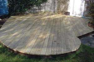 View 2 from project Curved Decking